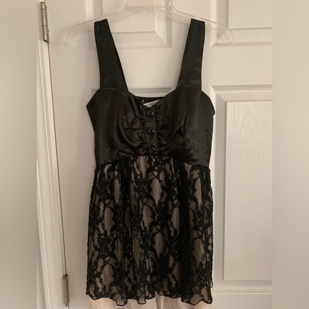 Women’s beautiful lace dress